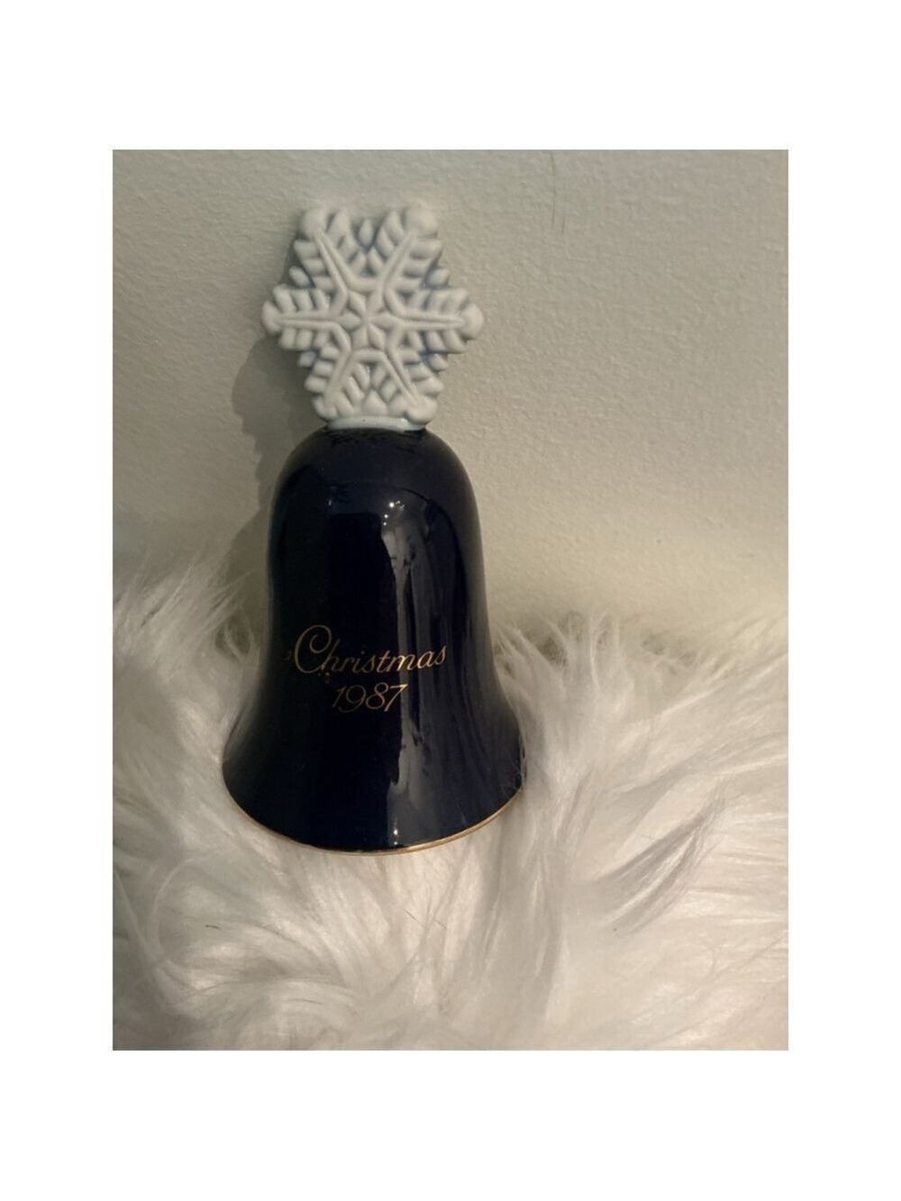 Avon 1987 Christmas Bell — Snowflake Handle, Cobalt Blue Porcelain Collectible - Picture 3 of 9